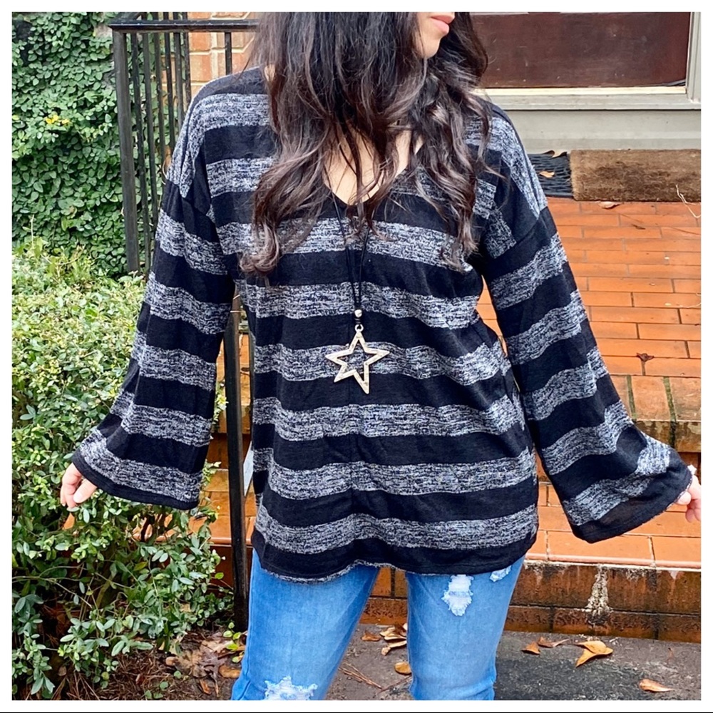 ✨LAST ONES✨Loose fit color block black/grey Tunic - Picture 6 of 9